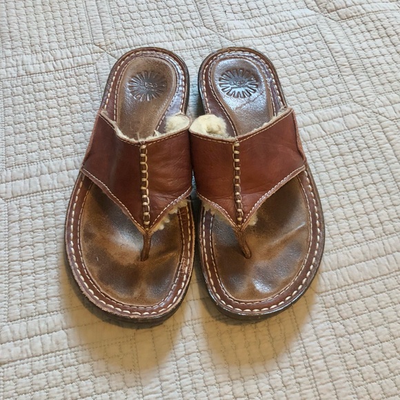 UGG Australia LAYBACK Thong Sandals Brown Leather Sheepskin Lined Women's 7 - Picture 2 of 7